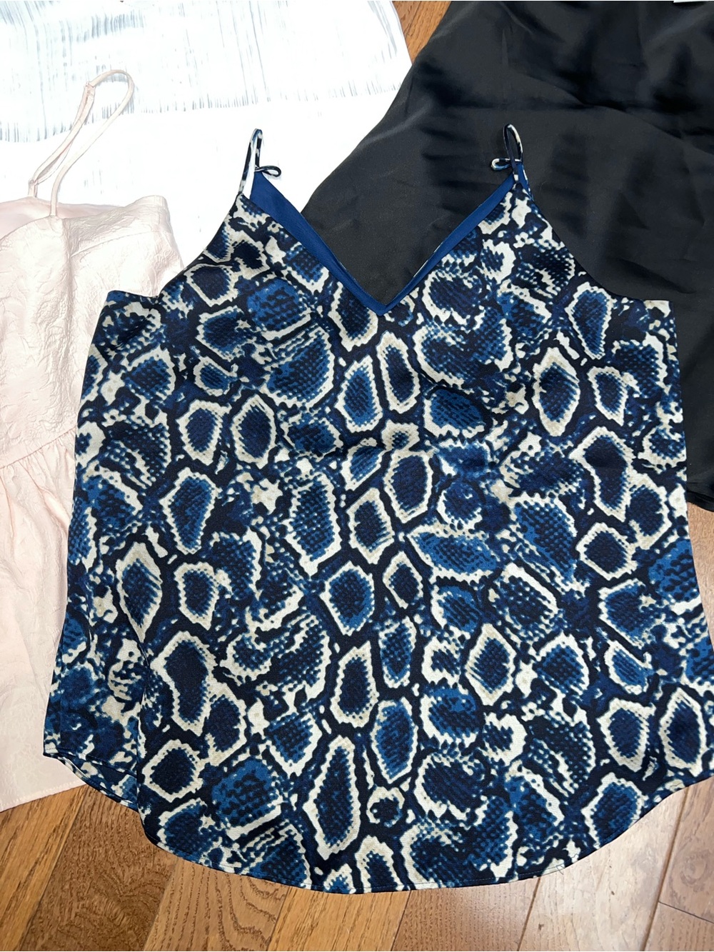 Express Camisole/Tank Bundle of 7 Medium Tops Solid and Print - Picture 5 of 9